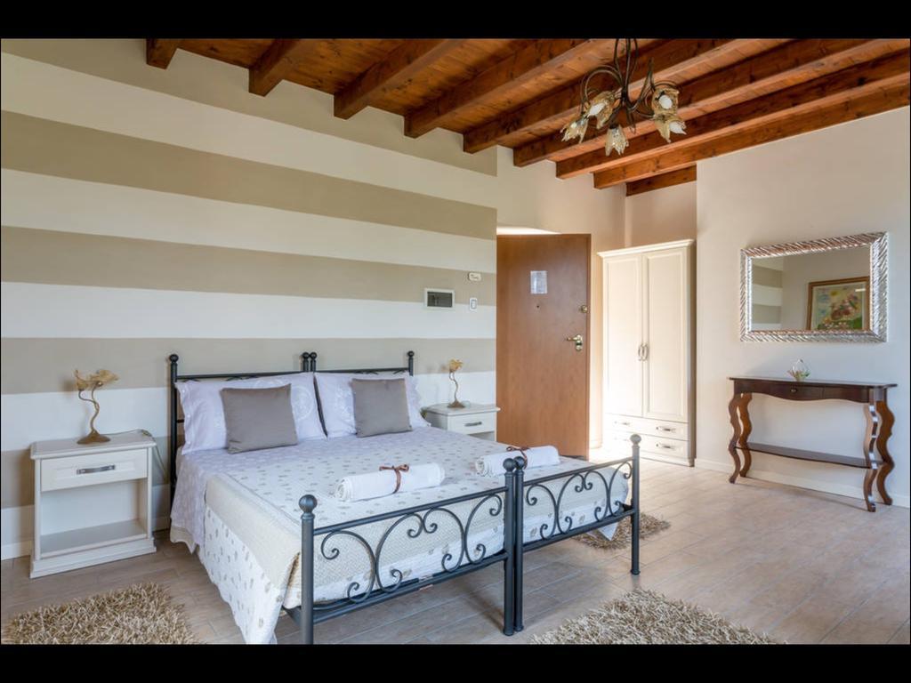 B&B Ronco Degli Ulivi Изео Екстериор снимка